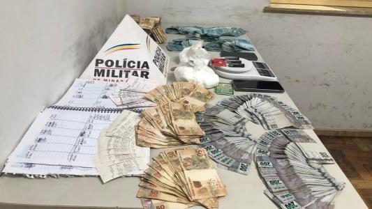 Chefe de tráfico é preso com dinheiro e drogas
