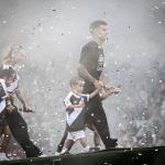 Com casa cheia, Coutinho é apresentado para a torcida do Vasco