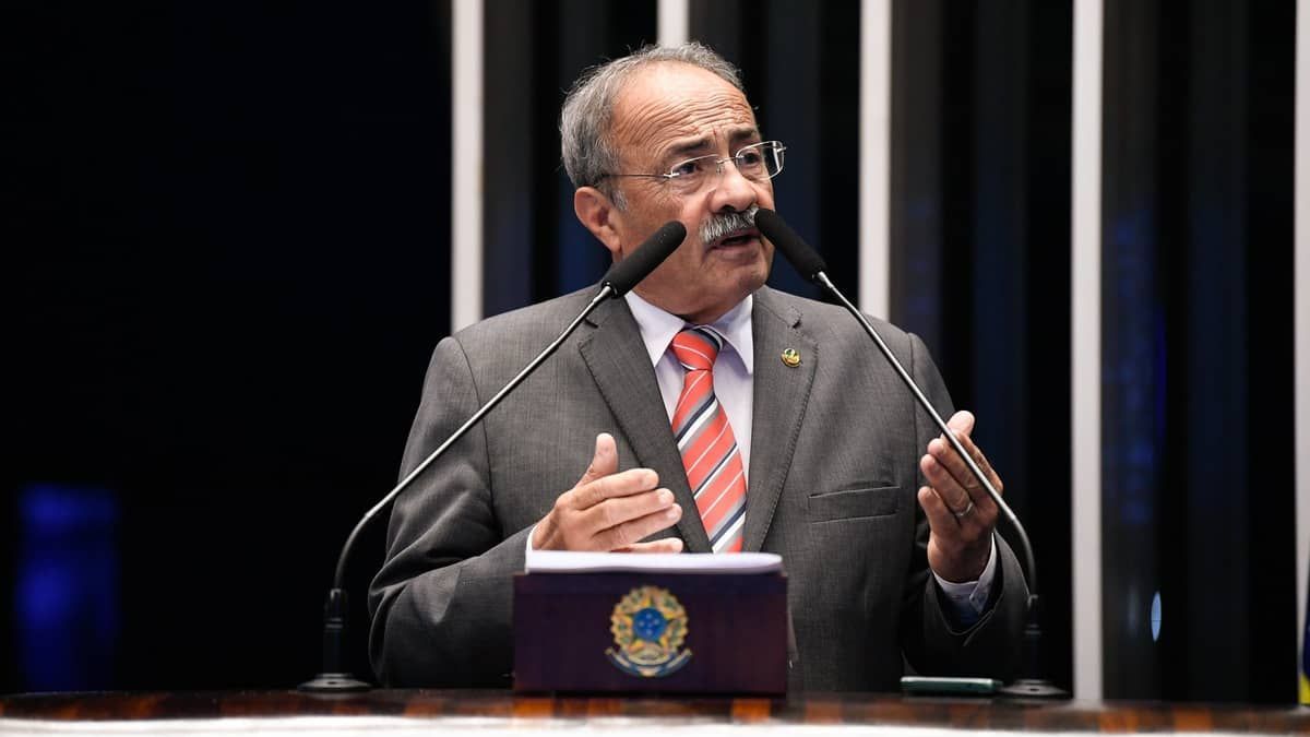 Senador que quer aval para garimpo em terra indígena é eleito em comissão que vai investigar situação dos Yanomami
