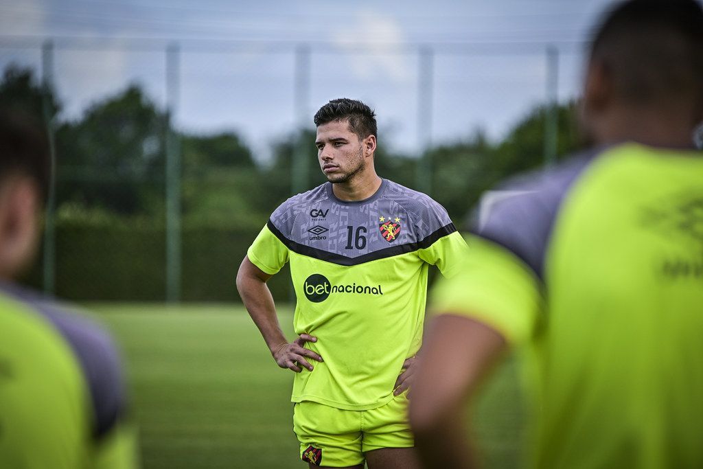 Sport estende contrato e empresta zagueiro Chico ao Novorizontino