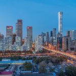 China mira supremacia em IA e revê até uso de camisinha ao buscar metas; entenda