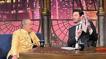 Chiquinho Scarpa em participação no 'The Noite' com Danilo Gentili