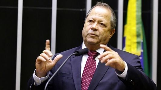 PSOL irá pedir cassação do deputado Chiquinho Brazão, diz Chico Alencar à CNN | CNN Brasil