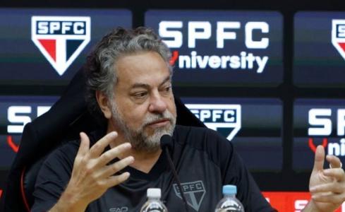 Julio Casares em entrevista como presidente do São Paulo