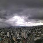 Chove forte em Belo Horizonte e vias são interditadas