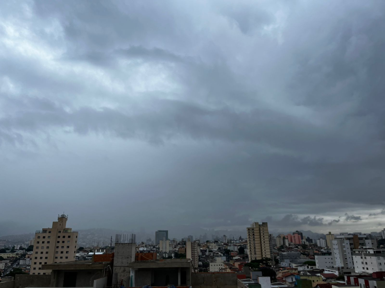 Cidades de MG podem ter chuva de até 100 mm e ventos de até 100 km/h; veja lista