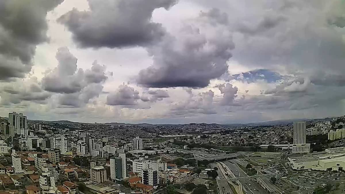Previsão do tempo: mais de 90% das cidades de Minas estão sob alerta de chuva intensa nesta quinta