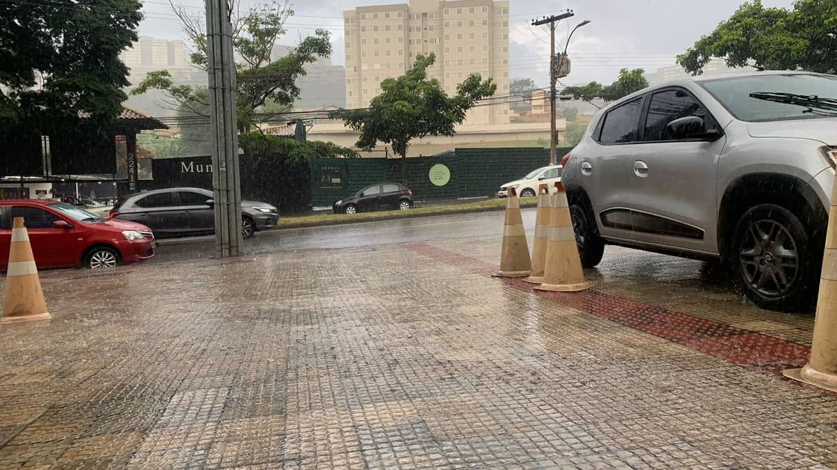 Chove em Belo Horizonte após sete dias; saiba últimas notícias e alertas