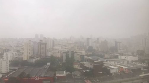Chove sem parar em todas regionais de Belo Horizonte