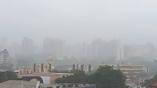 Chove sem parar na capital mineira desde a noite dessa segunda-feira (19)