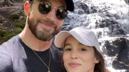 Chris Evans e Alba Baptista