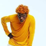 Vídeos: Seu Jorge aparece de surpresa em show do Coldplay em São Paulo