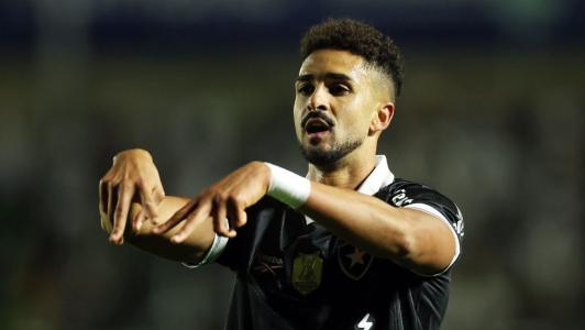 Chris Ramos, do Botafogo, comemora gol sobre o Juventude na Série A