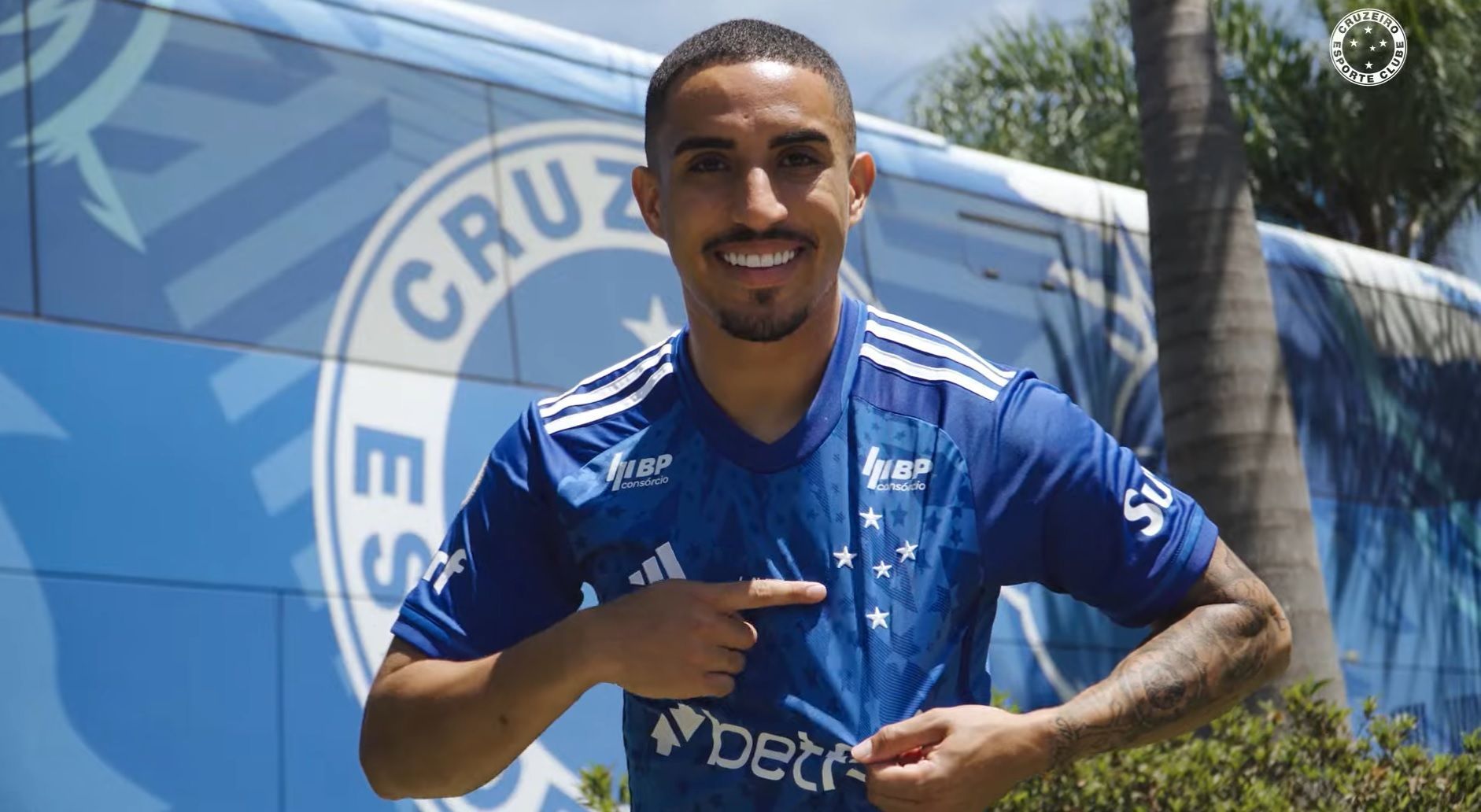 Reforço para 2025, Christian reage à apresentação no Cruzeiro: 'Maior clube do Brasil'
