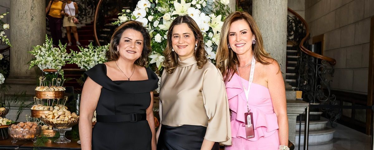 Confraria feminina homenageia a Primeira-Dama de Minas Gerais