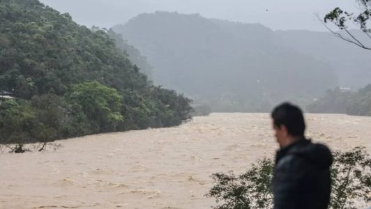 Chuva atnge muitas áreas do Sul durante esta sexta-feira no começo do que será um evento extremo de precipitação que levará a novas enchentes no Rio Grande do Sul, Santa Catarina e o Paraná