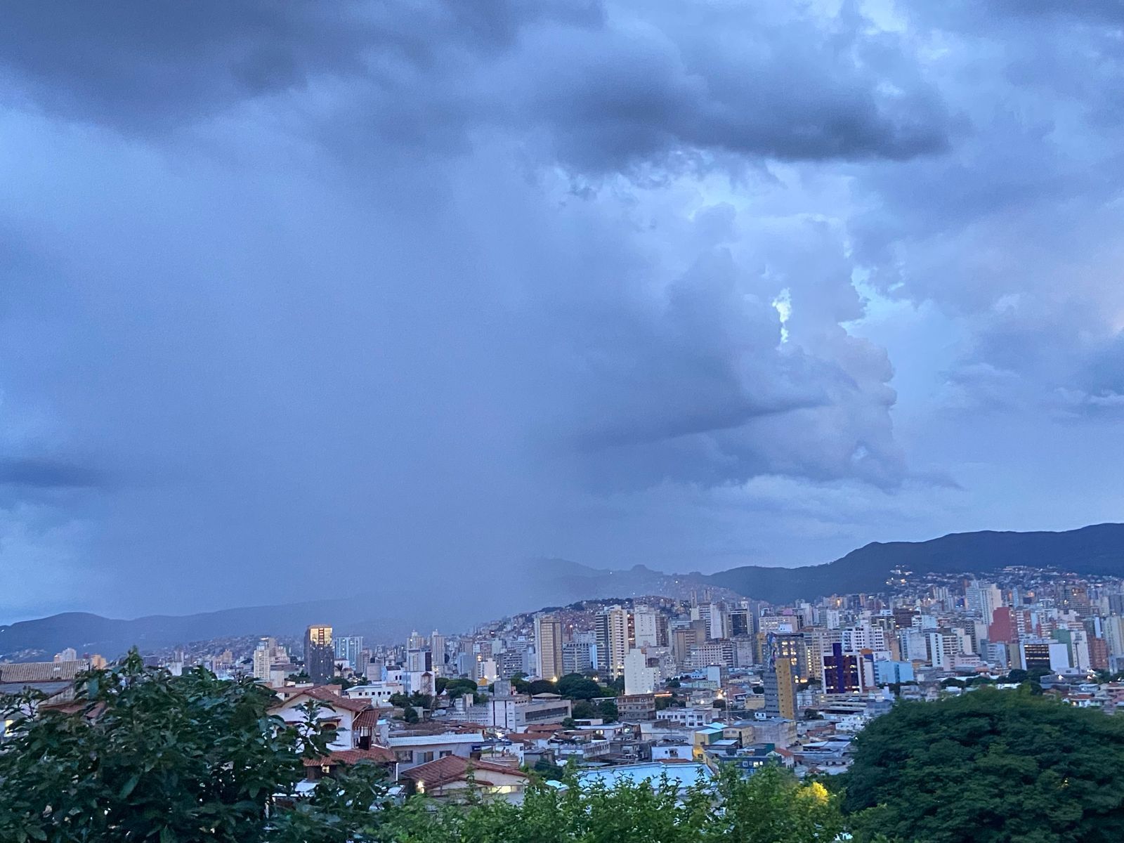 Quando vai parar de chover em Belo Horizonte? Veja previsão do tempo