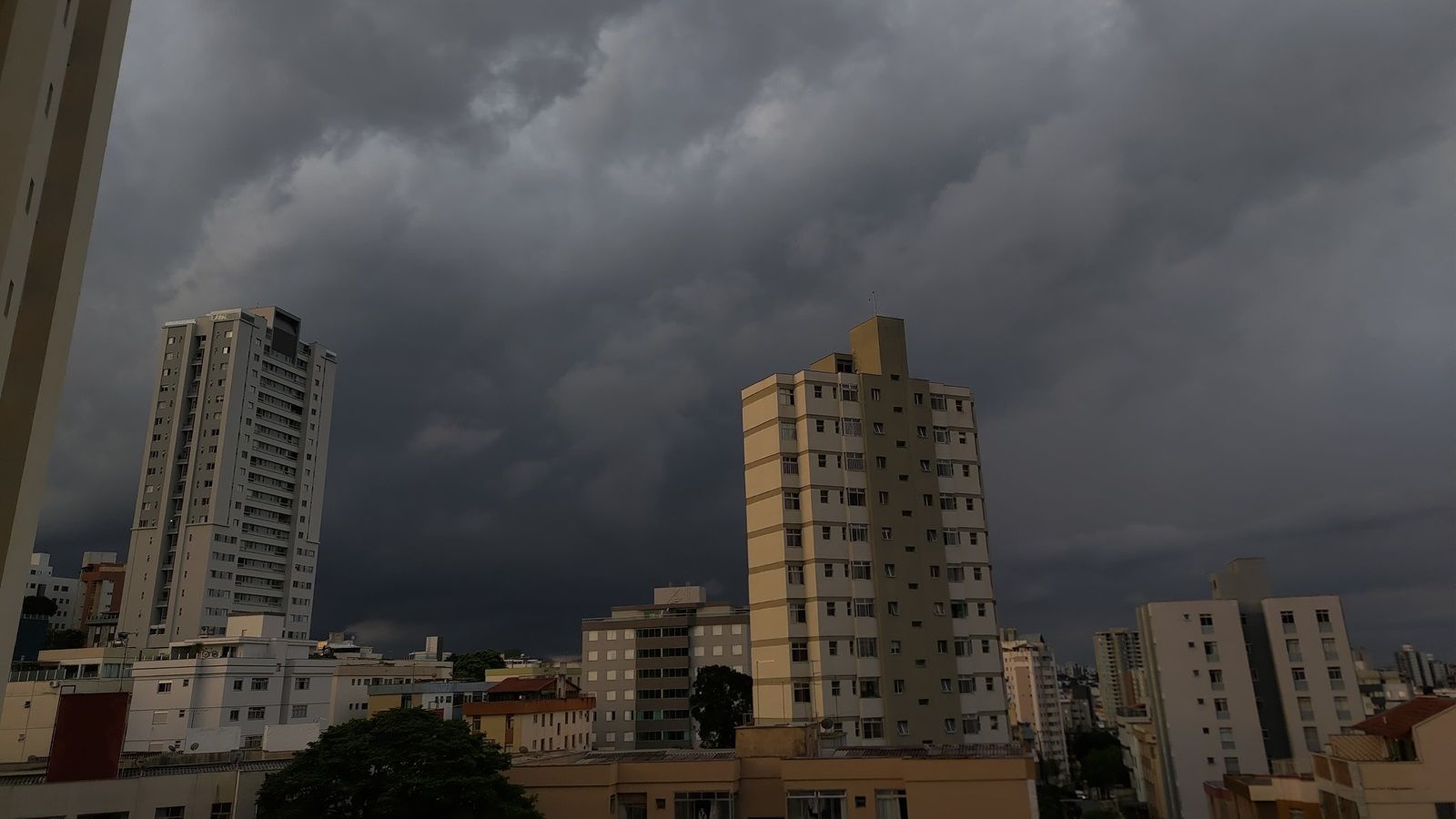 Alerta amarelo: chuva pode atingir mais de 240 cidades de Minas