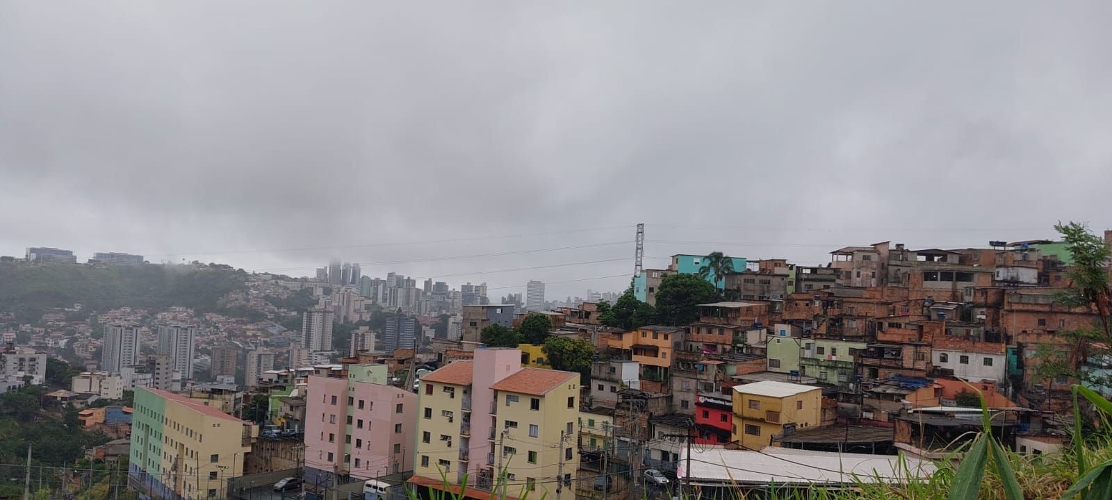 Previsão do tempo: chuva continua em BH neste domingo (14)