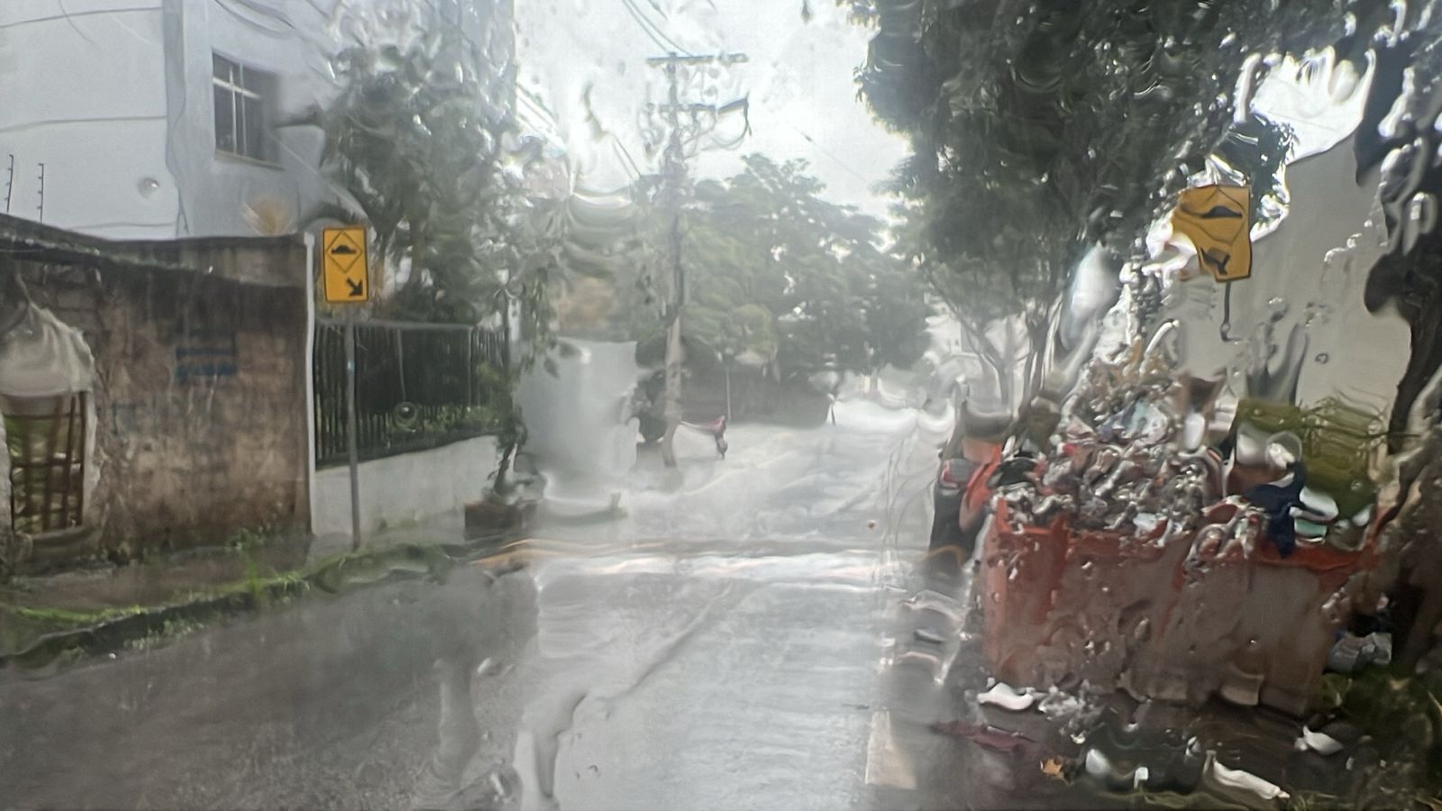BH: Defesa Civil emite alerta de chuva com raios e ventania nas próximas horas