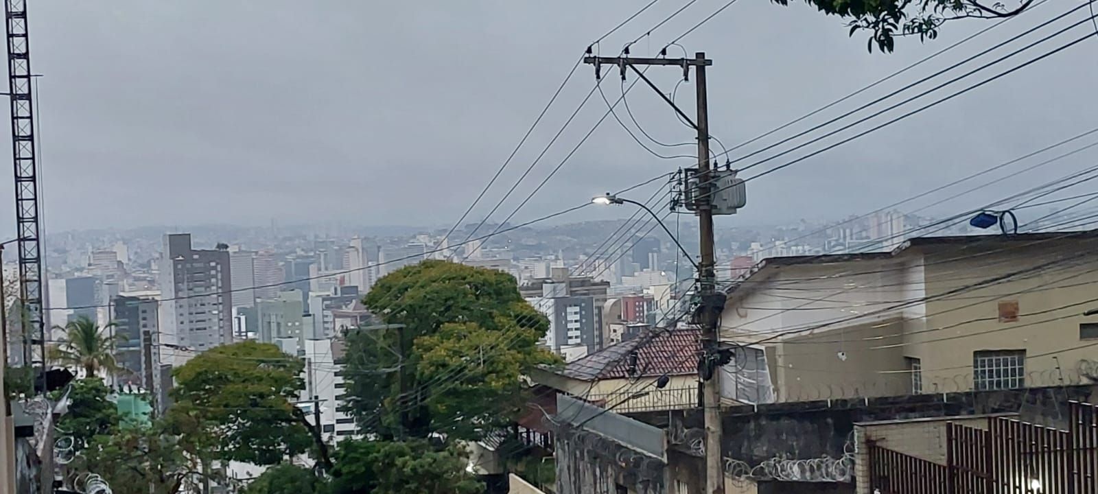 Chove forte em BH neste sábado: veja locais e recomendações