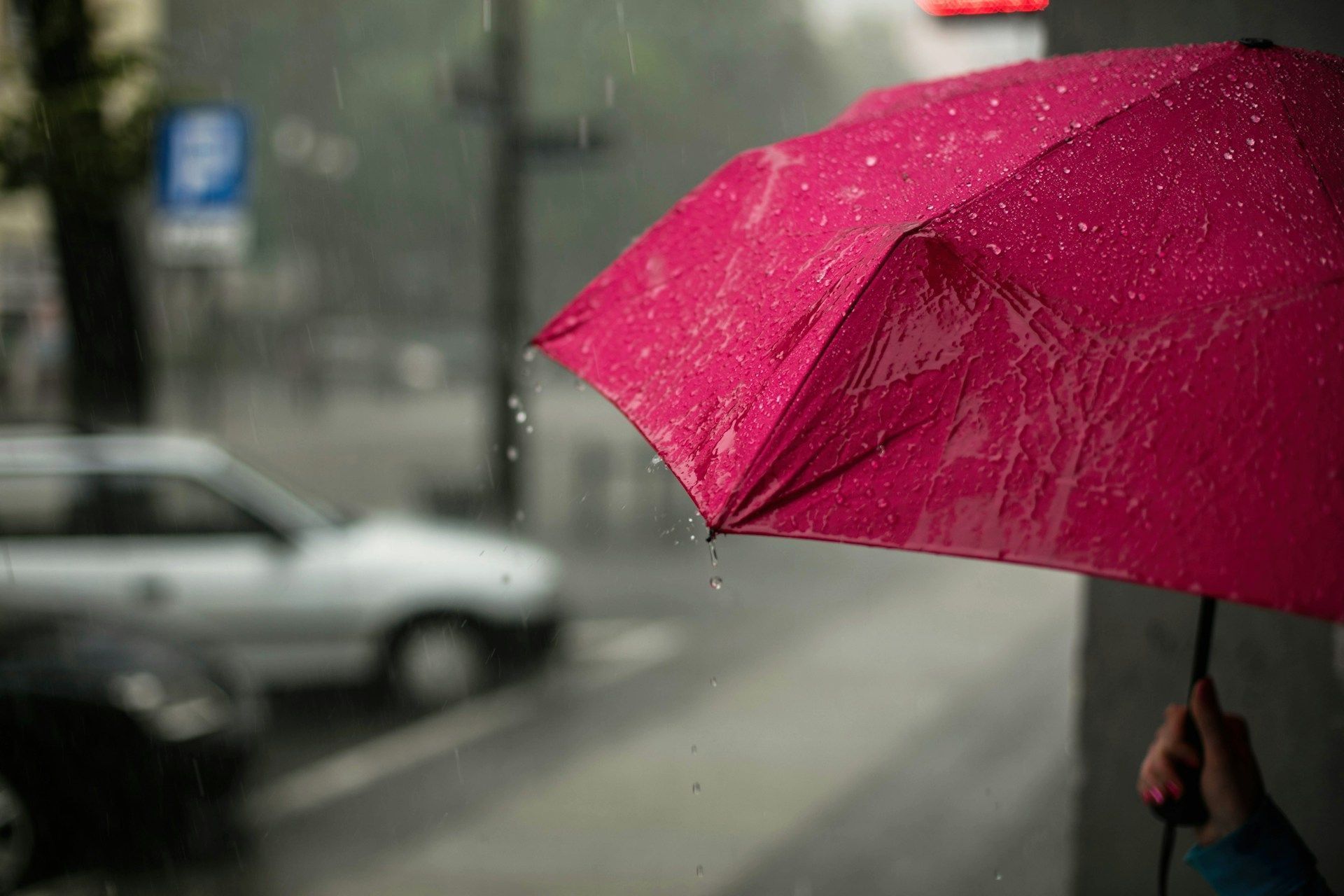 Chove forte em região de BH nesta segunda-feira (8); veja orientações