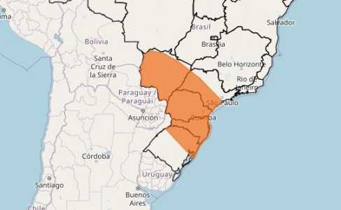 Ciclone vai se afastar do continente na segunda-feira (13)