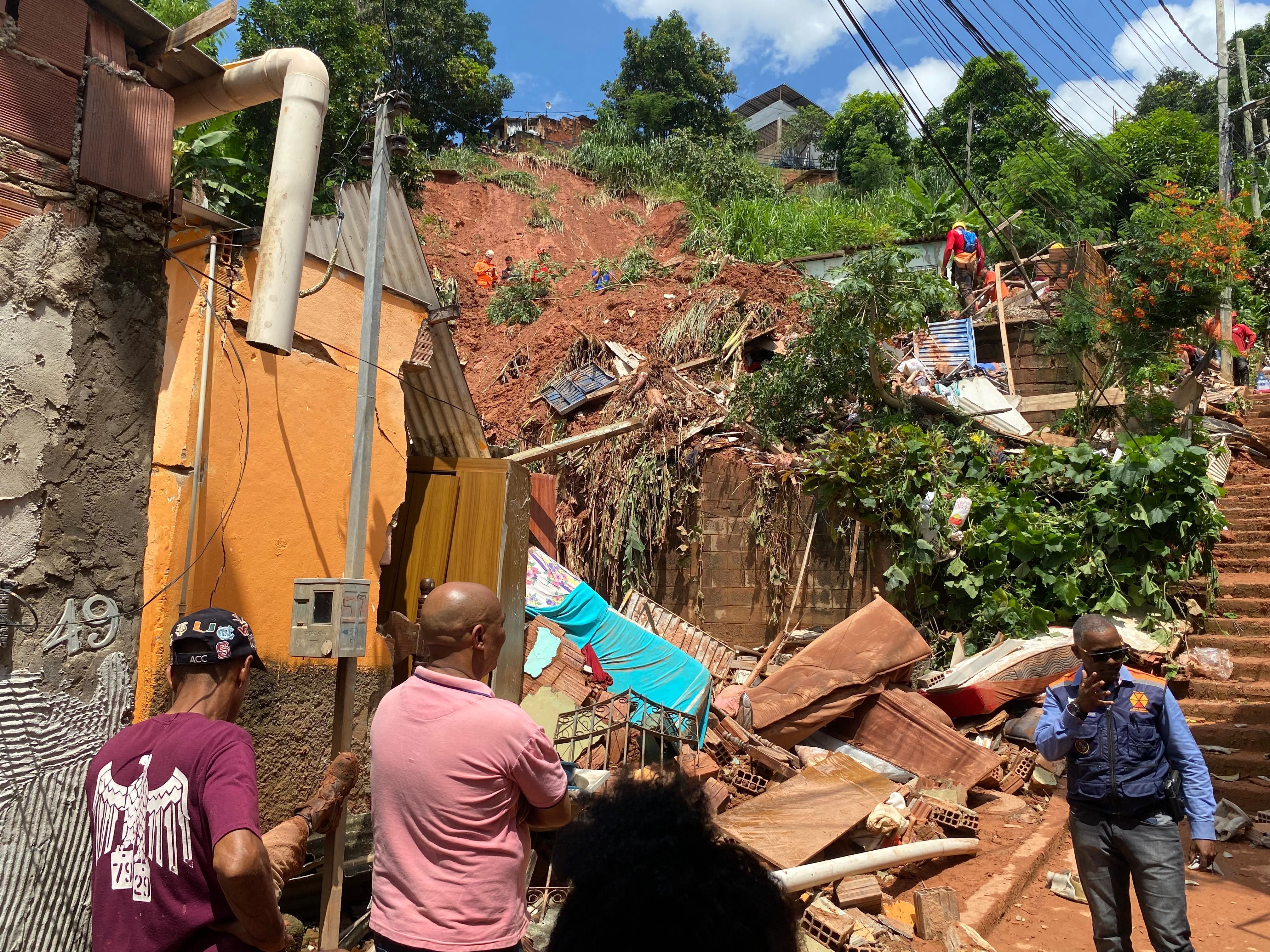 Ipatinga confirma nove mortes após tromba d'água; uma vítima continua desaparecida