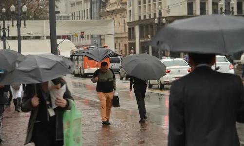 Após chuvas fortes, três estados do Sudeste enfrentam riscos de alagamento