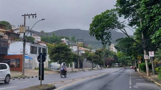 Chuva fina é registrada em alguns pontos de Belo Horizonte