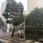 Chuva forte atinge BH, e Defesa Civil alerta para risco geológico até quarta-feira (25)