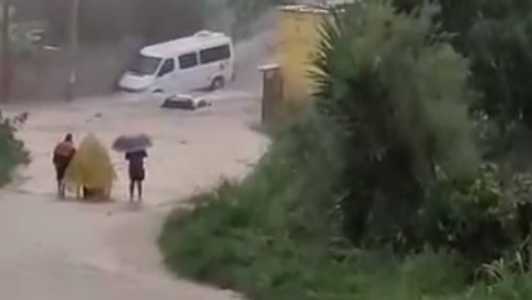 Chuva forte atinge Caeté, cidade da Grande BH