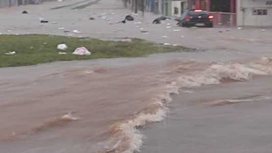 Chuva forte atinge município de Araxá, no Triângulo Mineiro, deste domingo (1º)