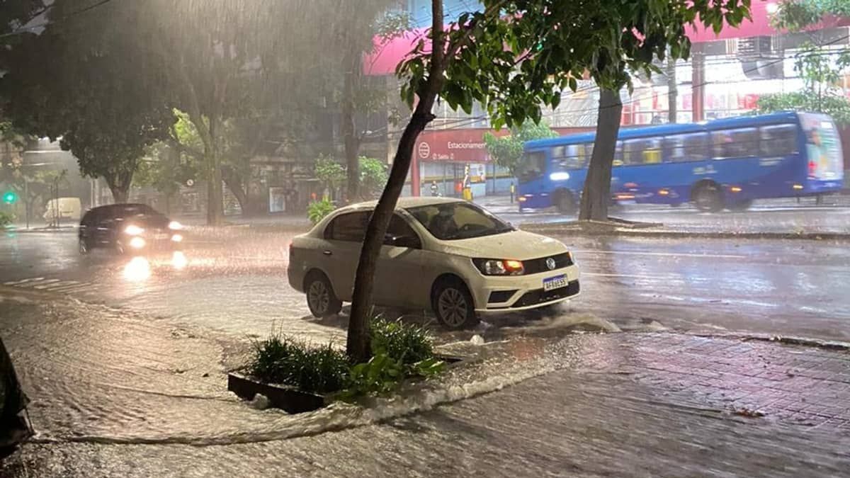 Chove forte em todas as regionais de Belo Horizonte; confira recomendações