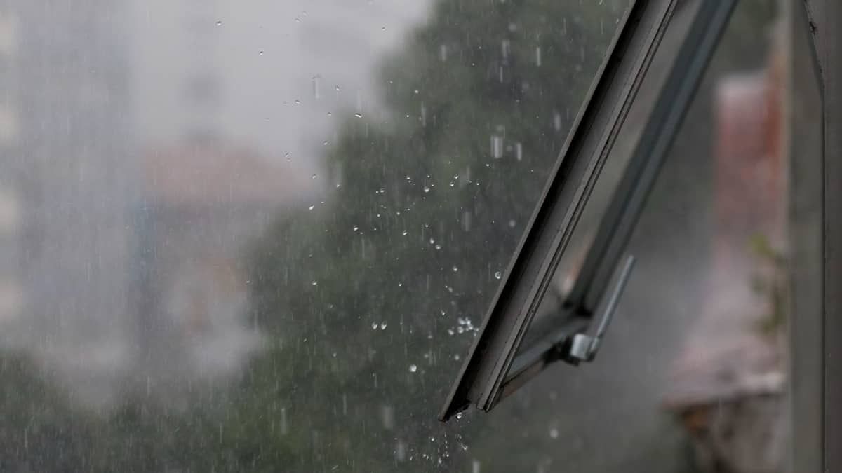 Chuva em Belo Horizonte surpreende após quase um mês de estiagem: 'tempo de BH é doido'