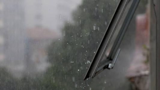 Chuva fraca deve continuar até sábado
