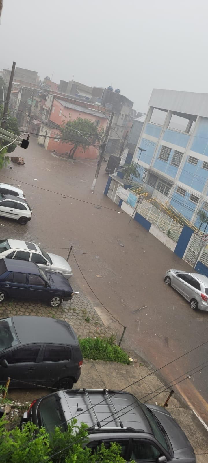 Vídeo: ABC Paulista fica debaixo d'água após chuvarada em São Paulo; capital segue em alerta