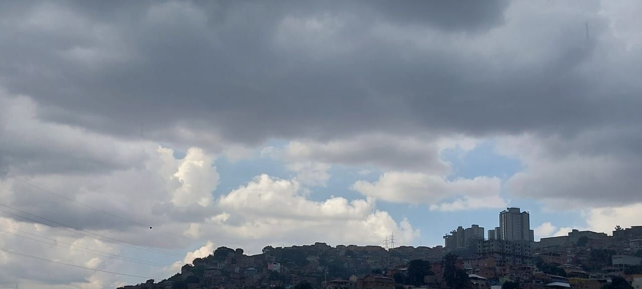 Brasil tem alerta vermelho de chuva para mais de mil cidades de 12 estados