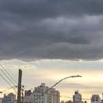 Minas tem 400 cidades em alertas vermelho e amarelo de chuva; veja quais