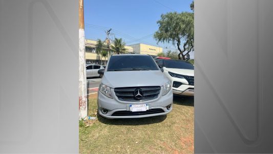 Imagens mostram mãe abandonando bebê com bilhete em hospital de SP | CNN Brasil