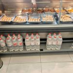 Supermercado é flagrado vendendo água a R$ 80 em meio a tragédia no RS