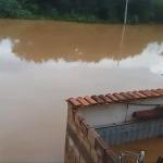 Vídeo: moradores ficam ilhados após alagamento na Grande BH: 'precisamos de ajuda'