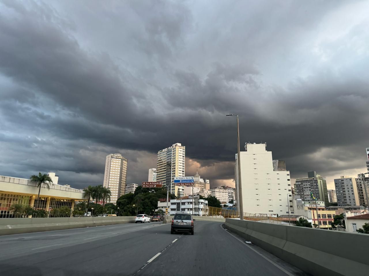 Previsão do tempo: no primeiro dia de fevereiro, BH tem alerta de chuva e rajadas de vento