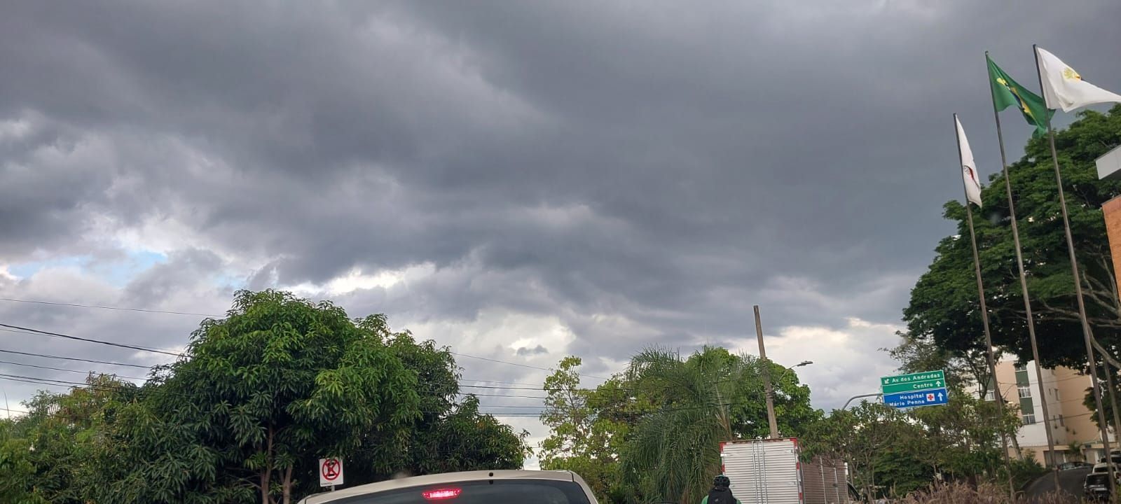 Tempestade, granizo e ventos de 100 km/h: BH e outras 471 cidades estão na lista do Inmet