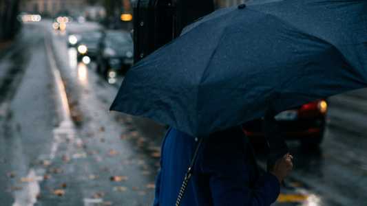 Em apenas uma hora choveu o esperado para sete dias, o suficiente para arrastar carros, alagamentos, derrubar árvores e muros e parar o trânsito. Apesar dos prejuízos material e transtornos, não houve registro de feridos.
