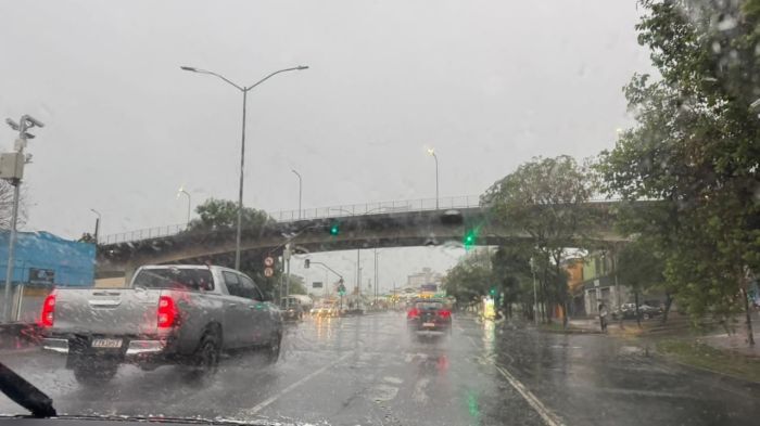 Belo Horizonte está em alerta para chuva intensa 