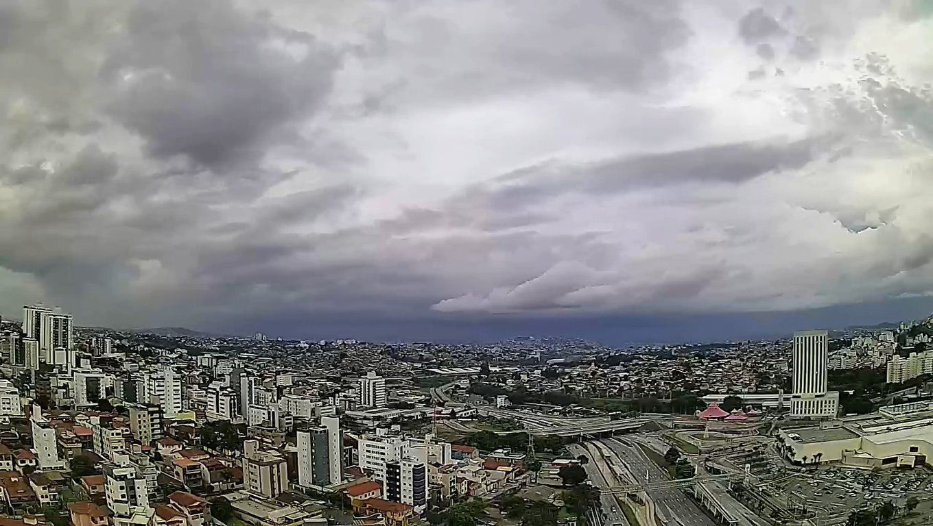 Defesa Civil de BH emite alerta para pancadas de chuva nesta sexta-feira (21)