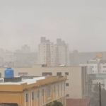 Chuva em BH : Defesa Civil alerta para pancadas de chuva, raios e rajadas de vento