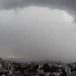 Previsão do tempo: 10 estados estão em alerta laranja para chuvas intensas; veja quais