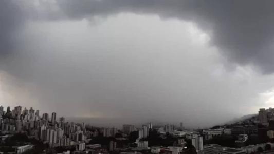 Chuvas intensas podem atingir 447 cidades de Minas Gerais